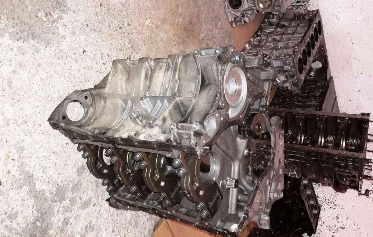 Mercedes-Benz E klasė, OM642, engine parts