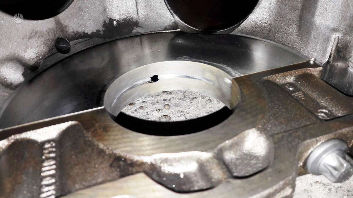 Mercedes-Benz E klasė, OM642, engine parts