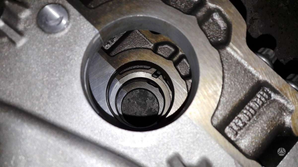 Mercedes-Benz E klasė, OM642, engine parts