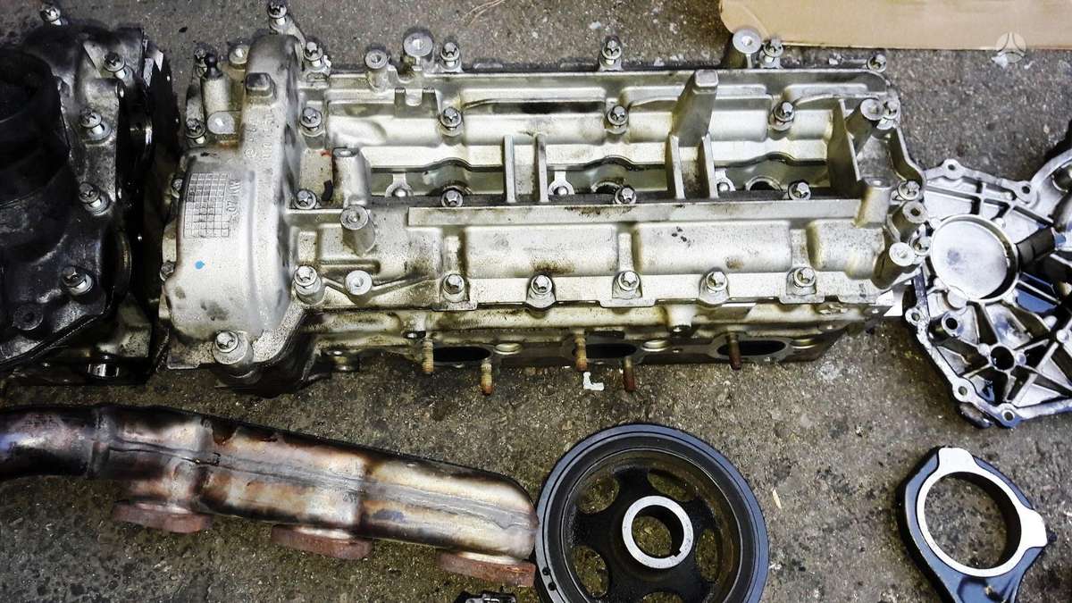 Mercedes-Benz E klasė, OM642, engine parts