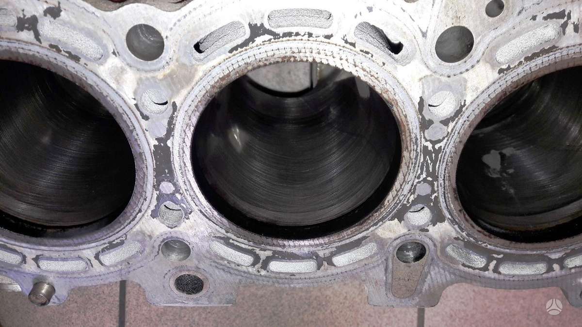 Mercedes-Benz E klasė, OM642, engine parts