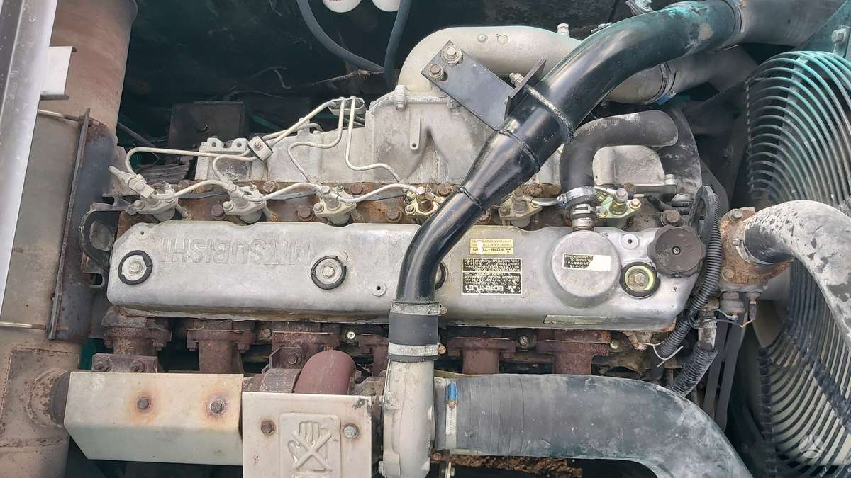 Kobelco SK330LC-6E, экскаваторы