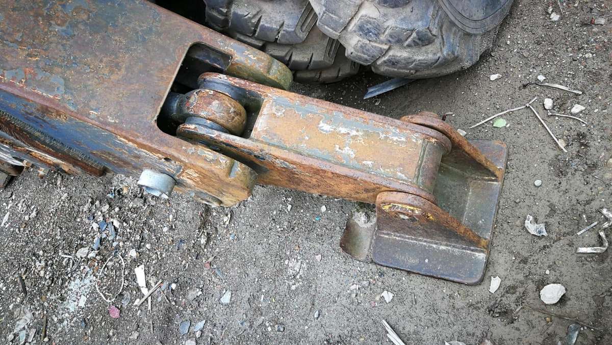 Liebherr ZW 902, statybos ir kelių tiesimo technika