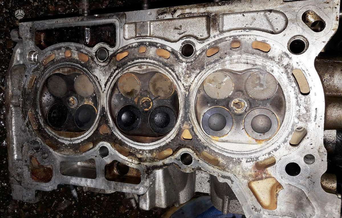 Renault Captur, H4BT, dzinēja detaļas
