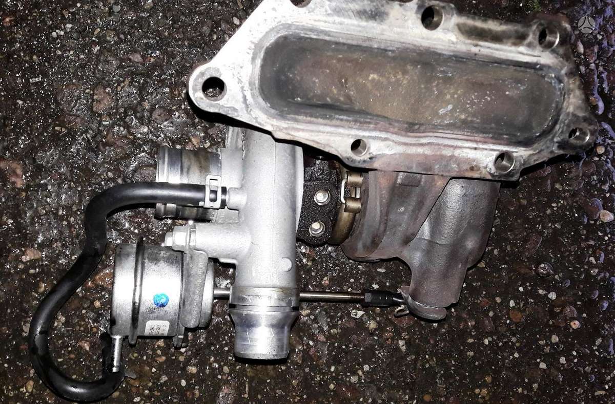Renault Captur, H4BT, dzinēja detaļas