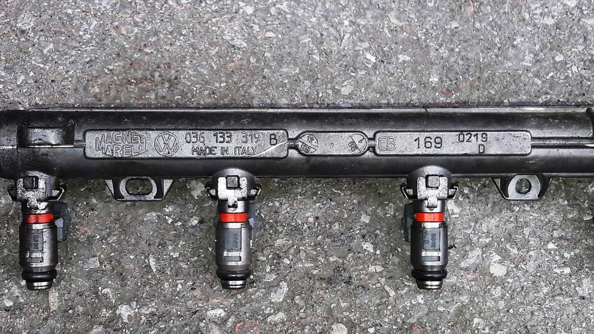 Volkswagen Golf, AHW, variklio detalės