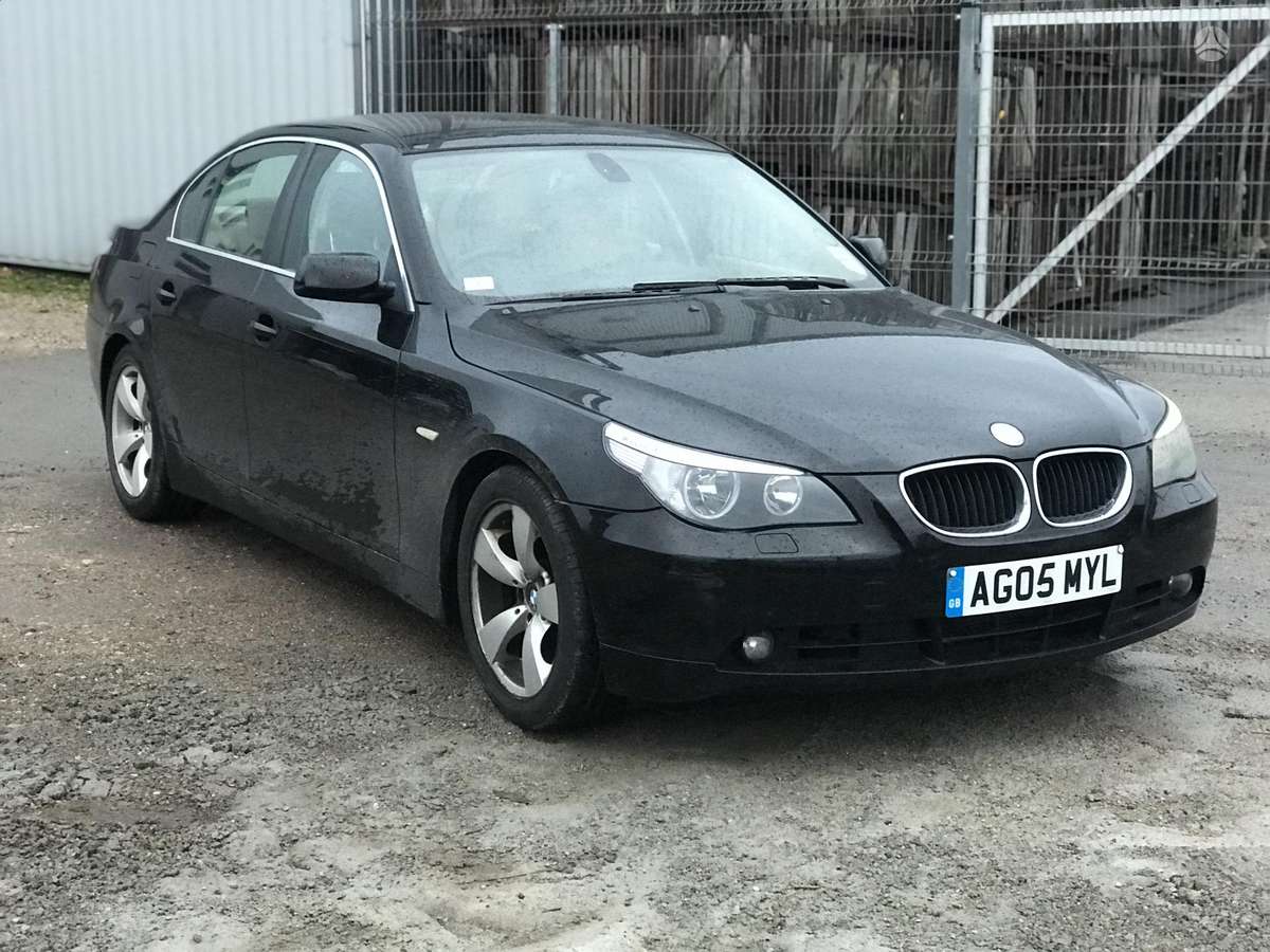 BMW 525 dalimis. Variklis n52b25a