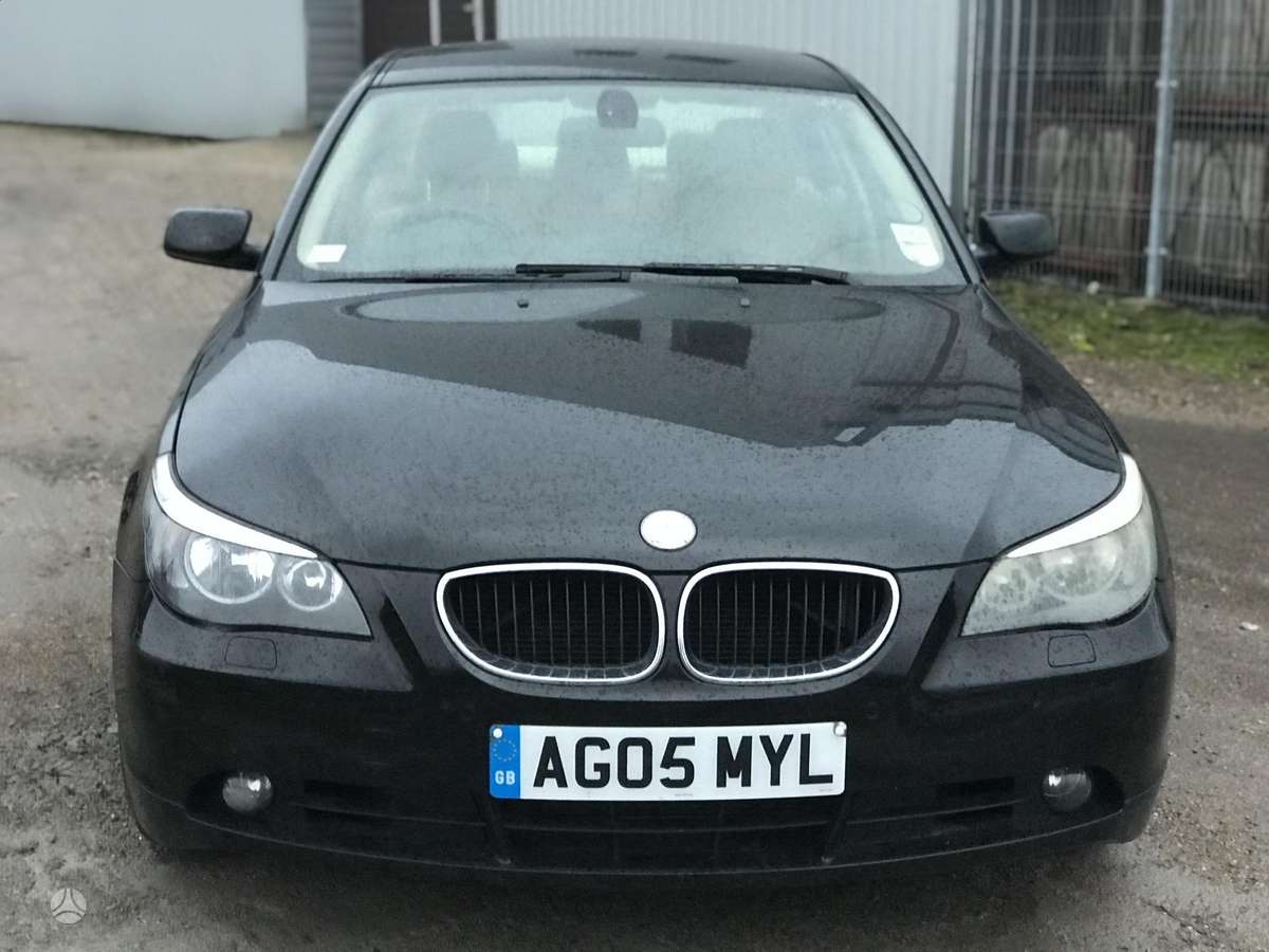 BMW 525 dalimis. Variklis n52b25a