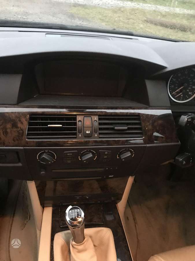 BMW 525 dalimis. Variklis n52b25a