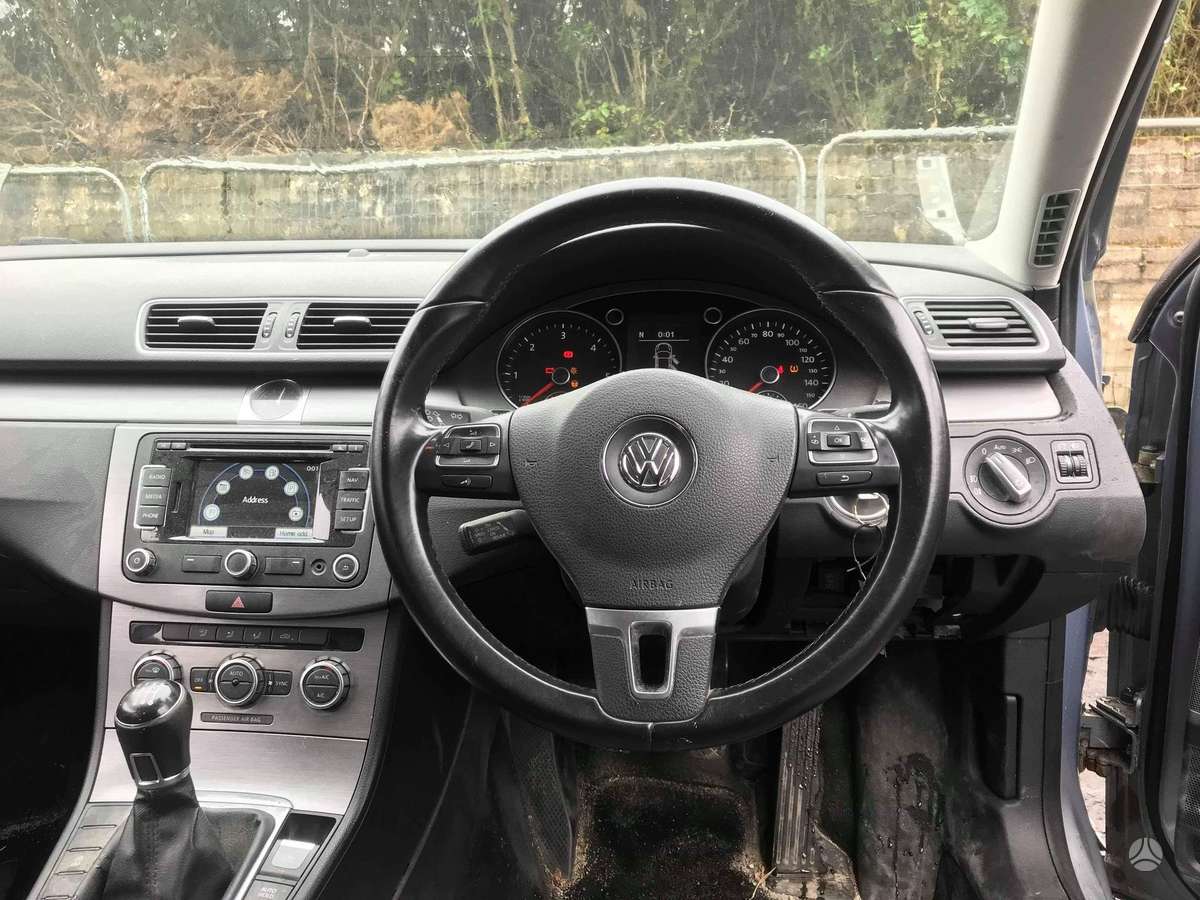 Volkswagen Passat for parts