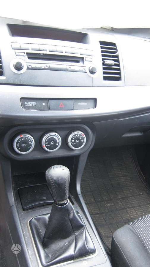 Mitsubishi Lancer