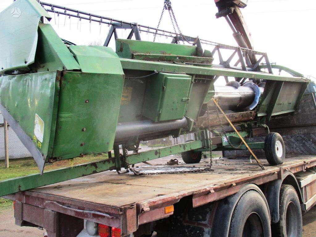 John Deere 1075, kombaini