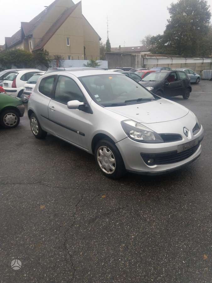 Renault Clio 37069885048