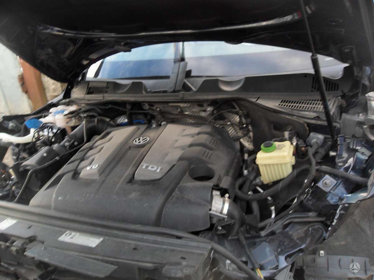 Volkswagen Touareg dalimis