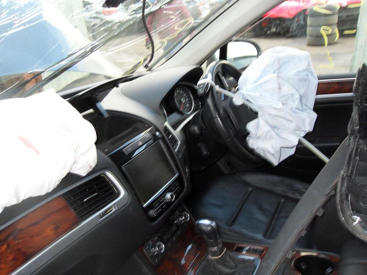 Volkswagen Touareg по частям