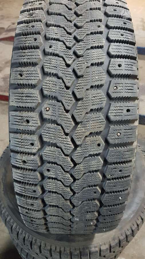 Yokohama, žieminės 235/55 R17