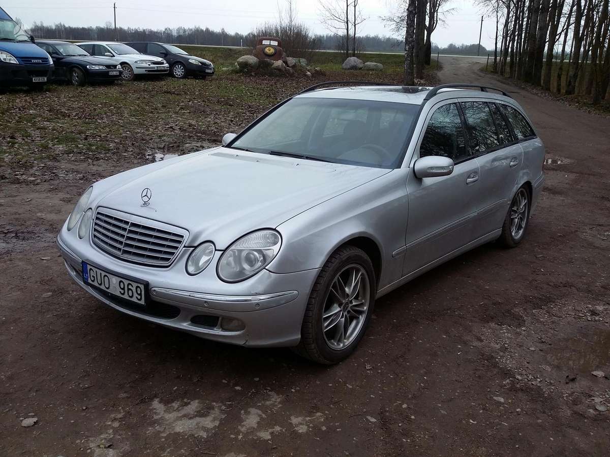 Mercedes-Benz E280 dalimis. Dalimis