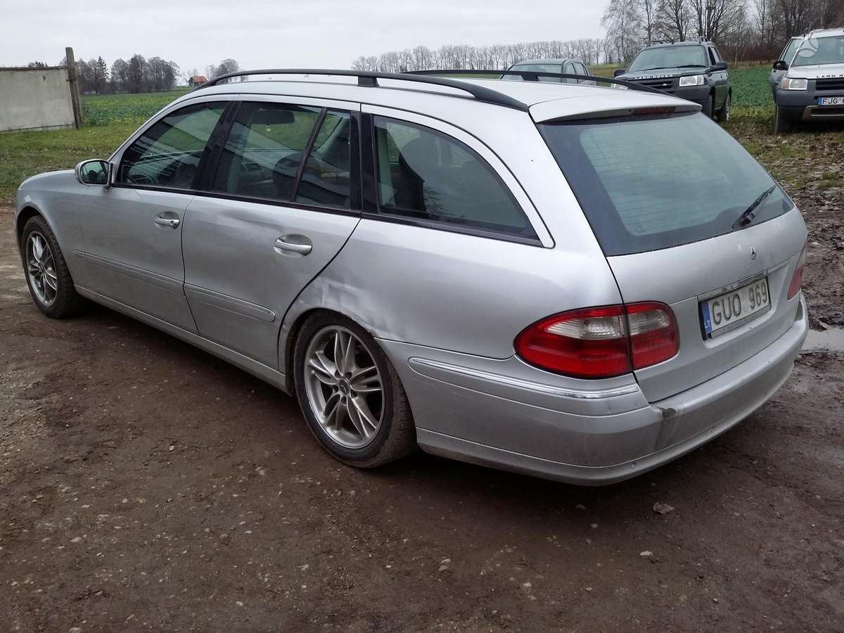 Mercedes-Benz E280 dalimis. Dalimis
