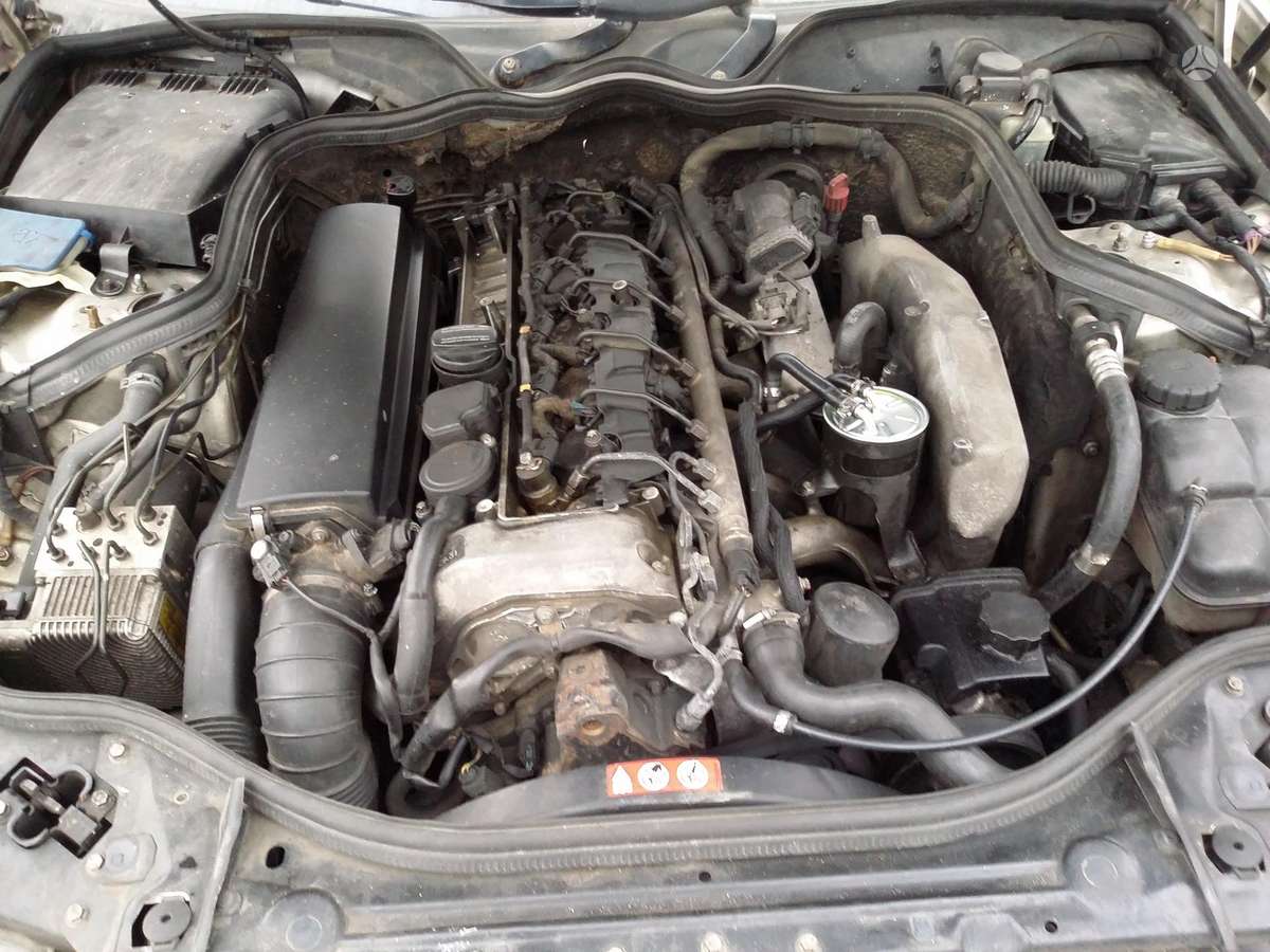 Mercedes-Benz E280 dalimis. Dalimis