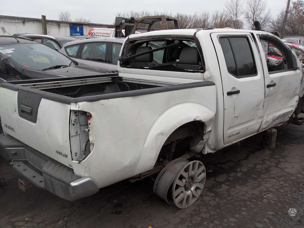 Nissan Navara по частям