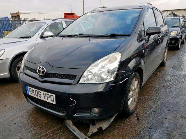 Toyota Corolla Verso по частям