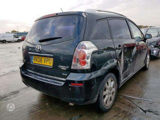 Toyota Corolla Verso по частям