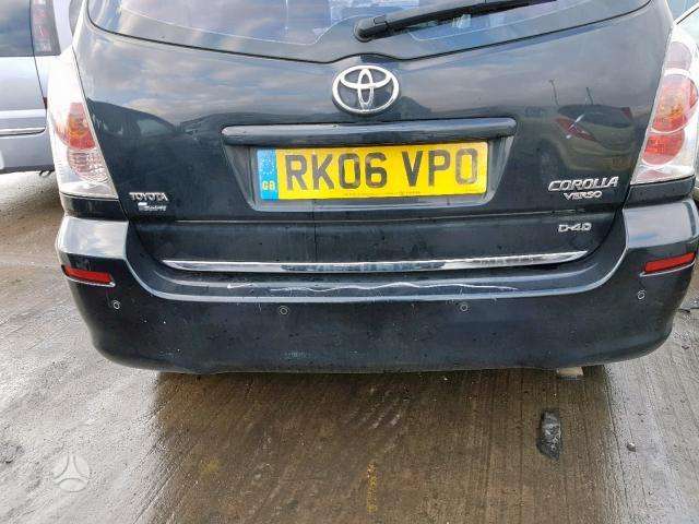Toyota Corolla Verso dalimis
