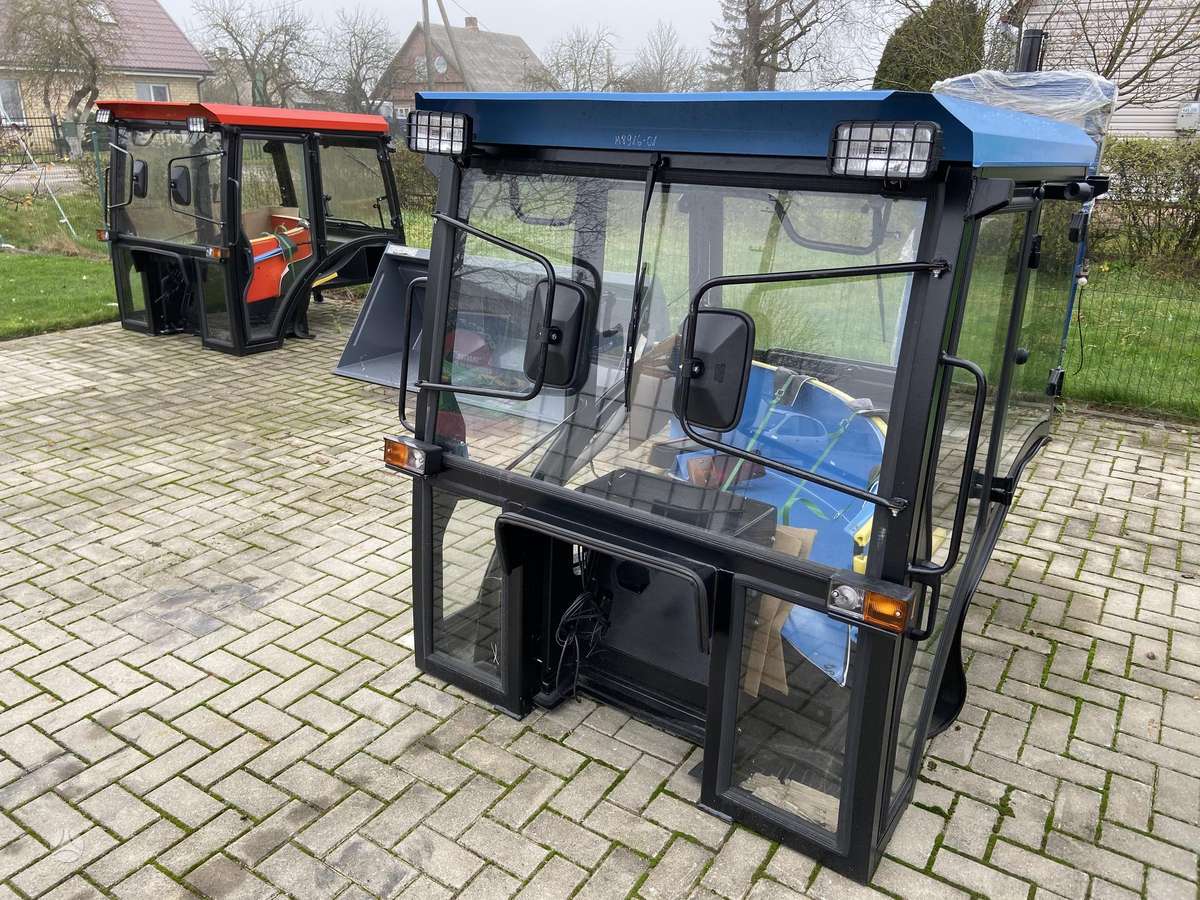 MTZ Kabina MTZ80/82 - mėlyna/raudo