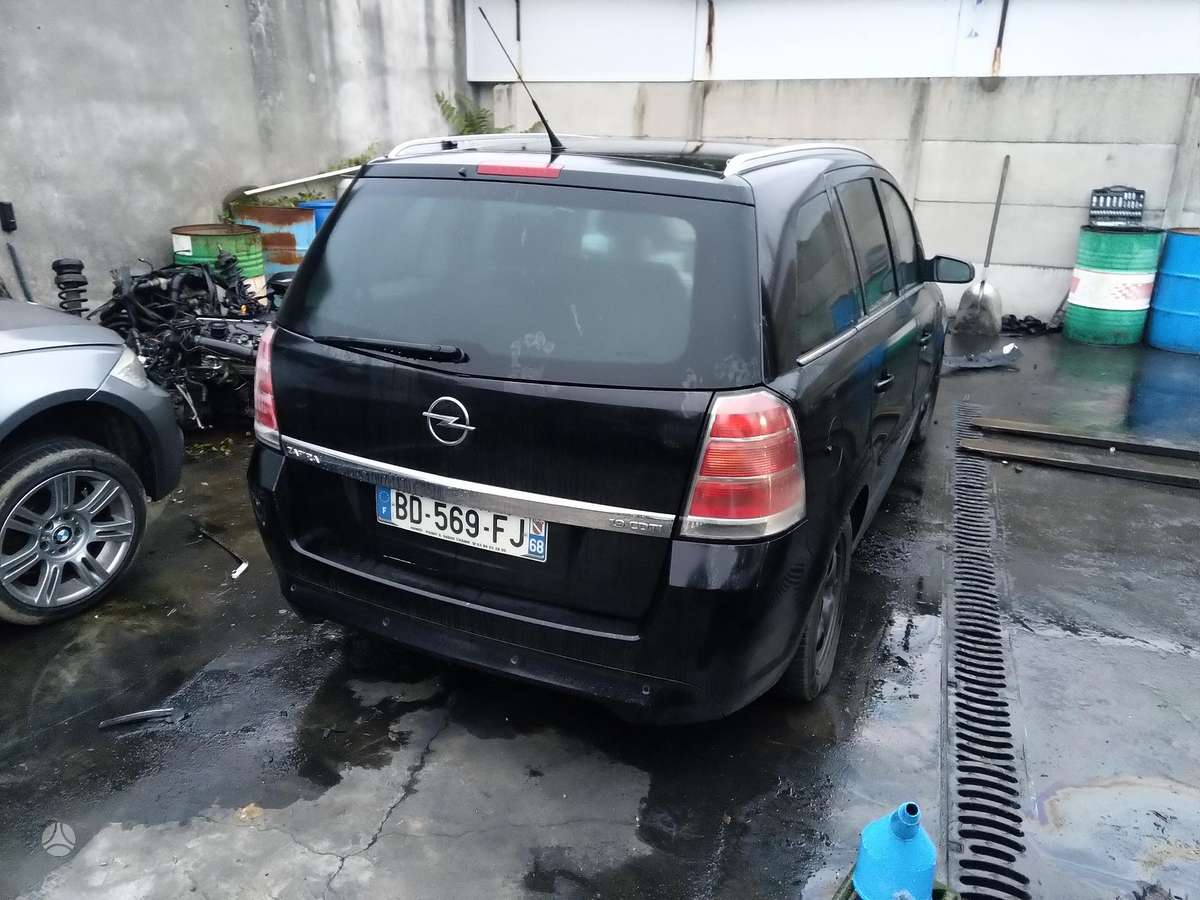 Opel Zafira 37069885048