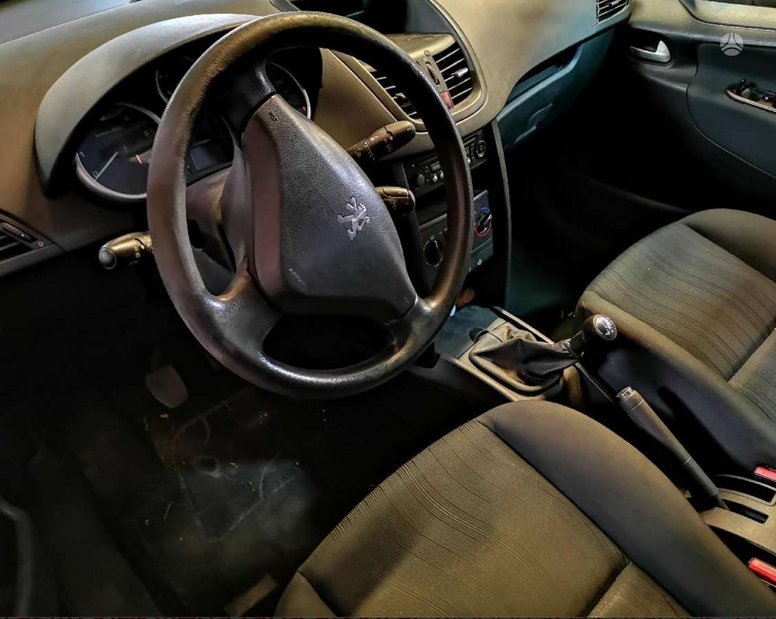 Peugeot 207 dalimis