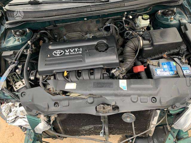 Toyota Corolla dalimis