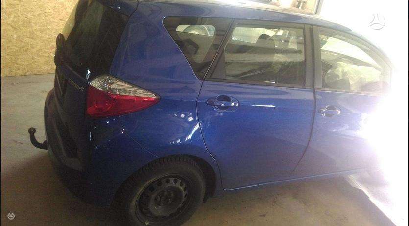 Toyota Verso-S детали кузова