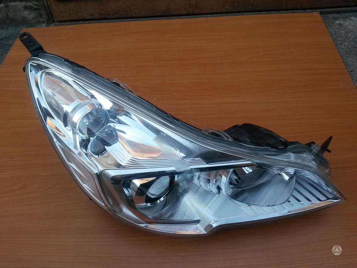 Subaru Outback lights