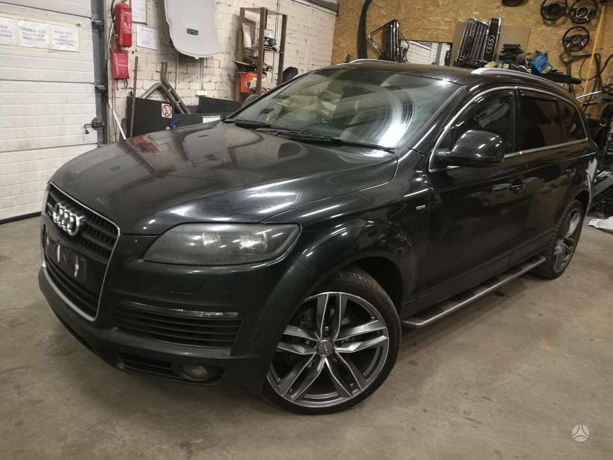 Audi Q7 for parts