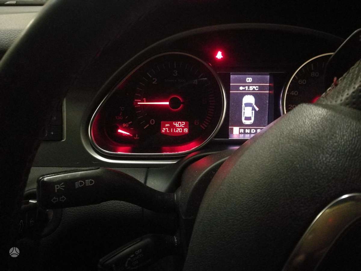 Audi Q7 dalimis
