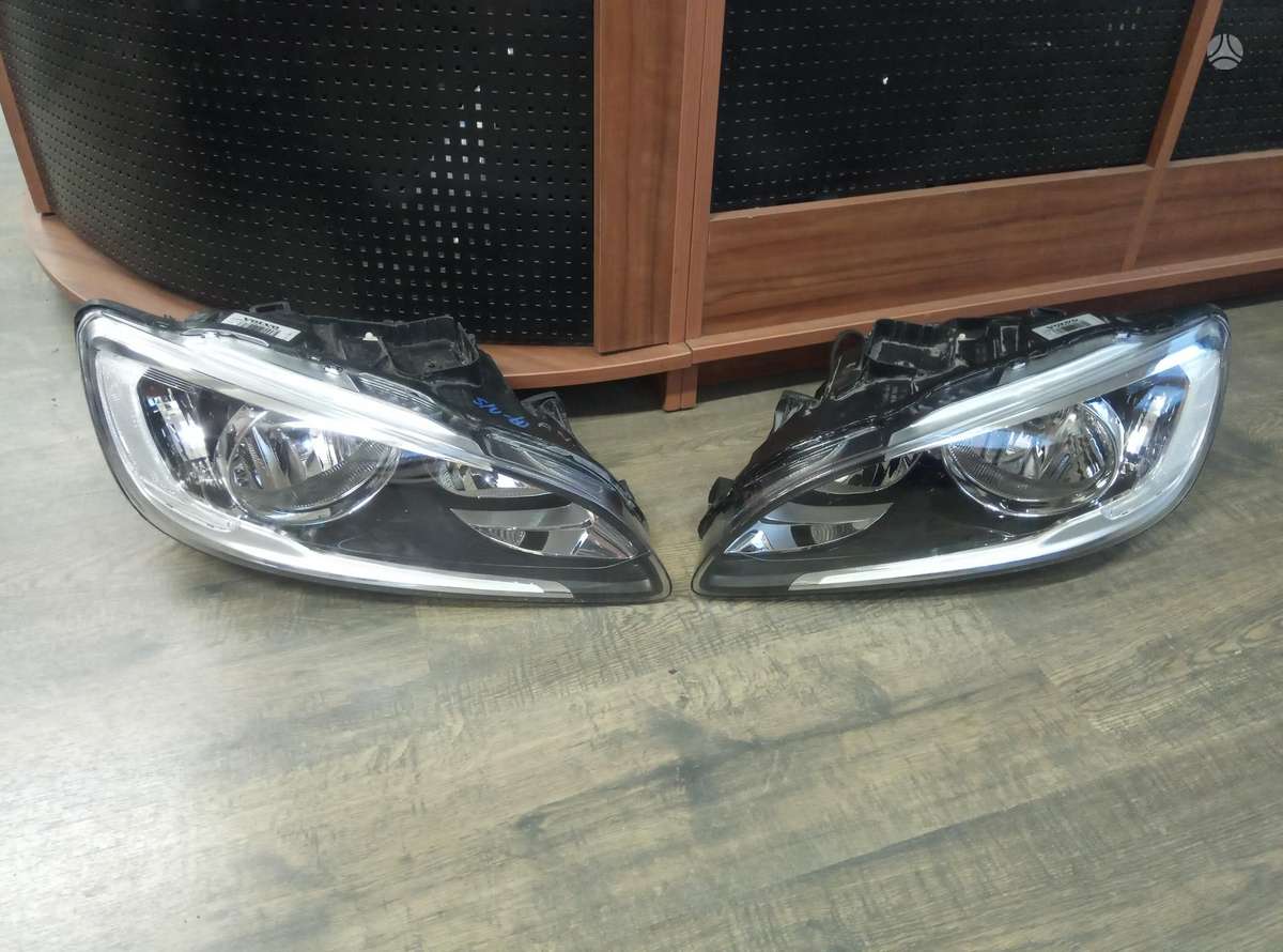 Volvo V60 kėbulo dalys