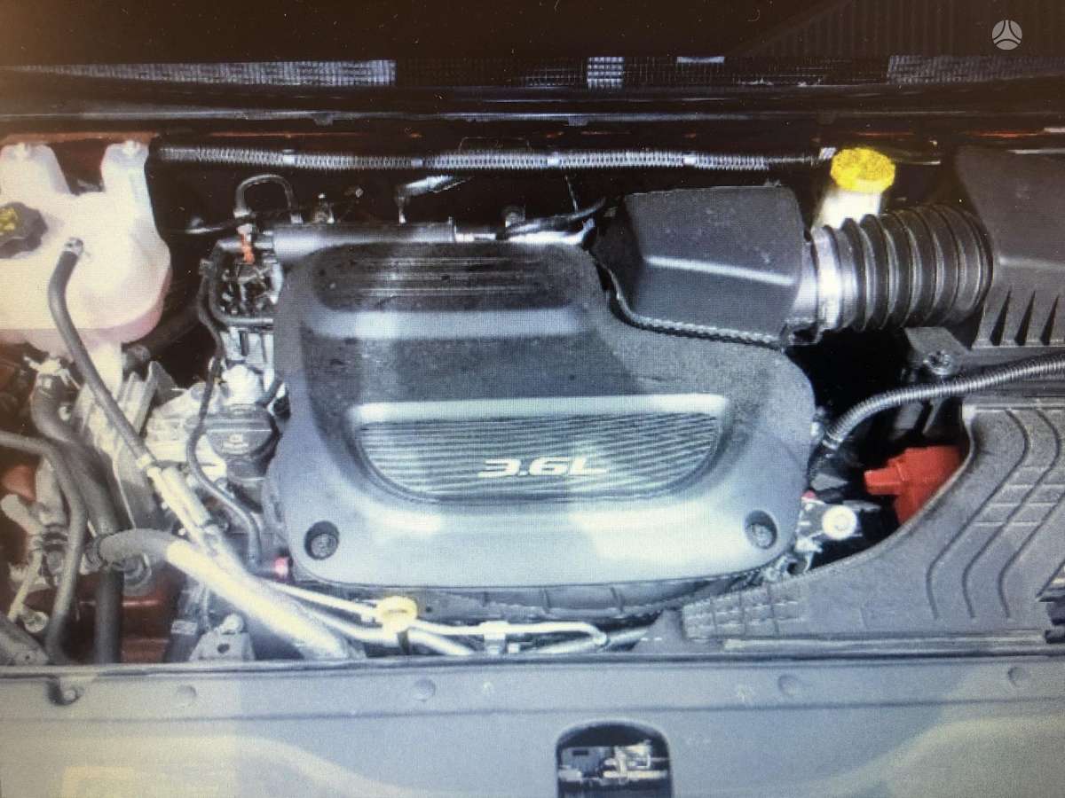 Chrysler Pacifica по частям