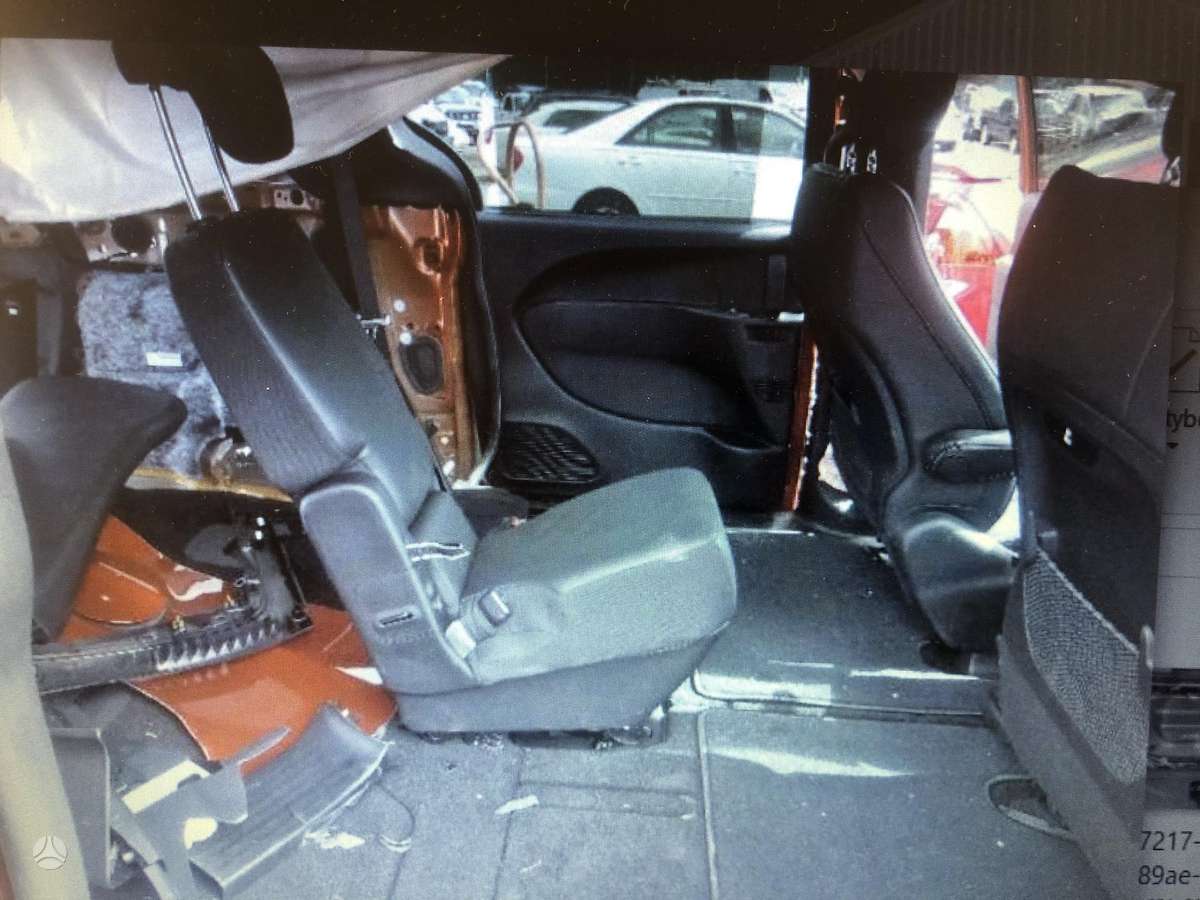 Chrysler Pacifica rezerves daļās