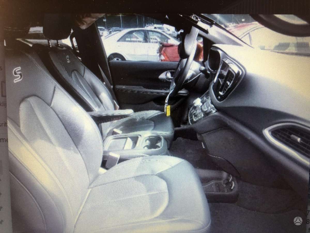 Chrysler Pacifica по частям