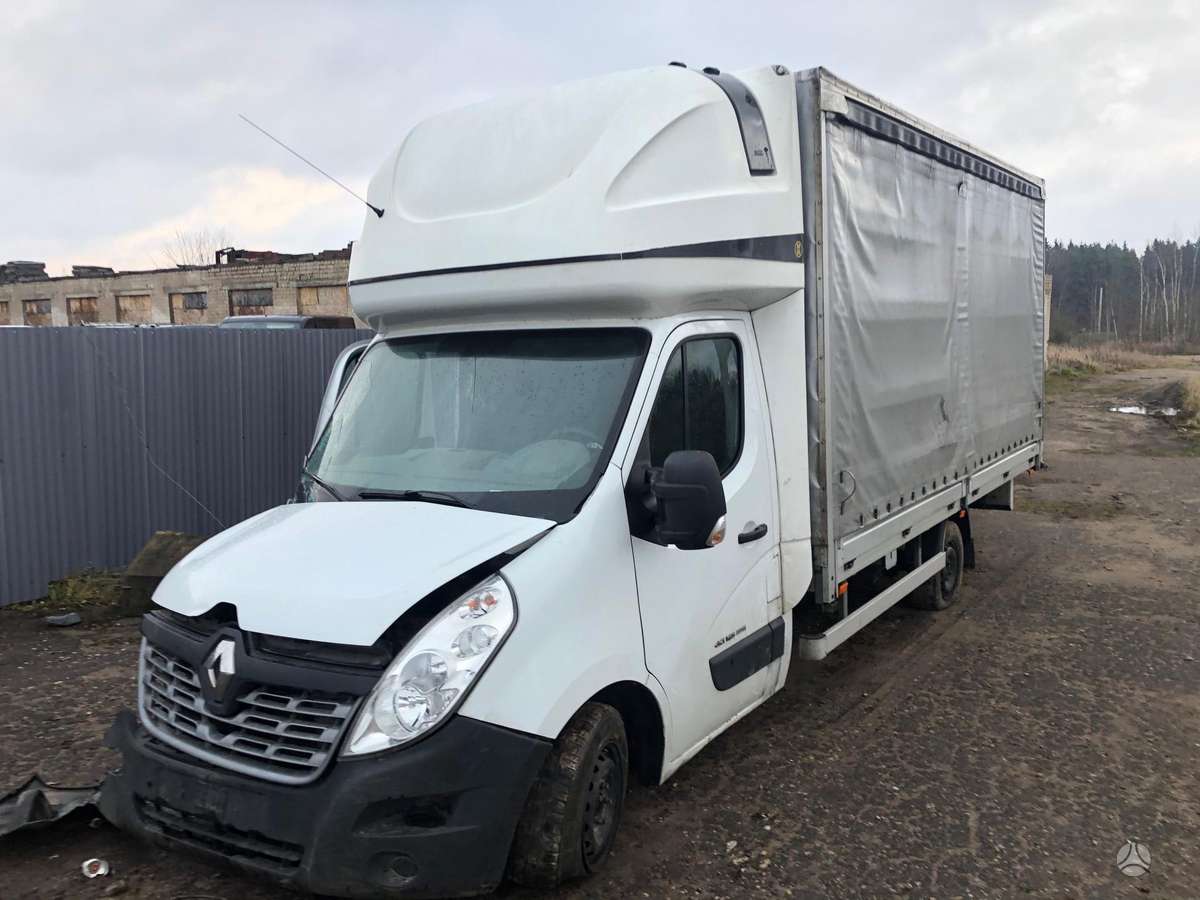 Renault Master, preču