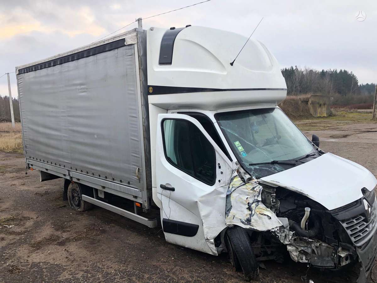 Renault Master, preču