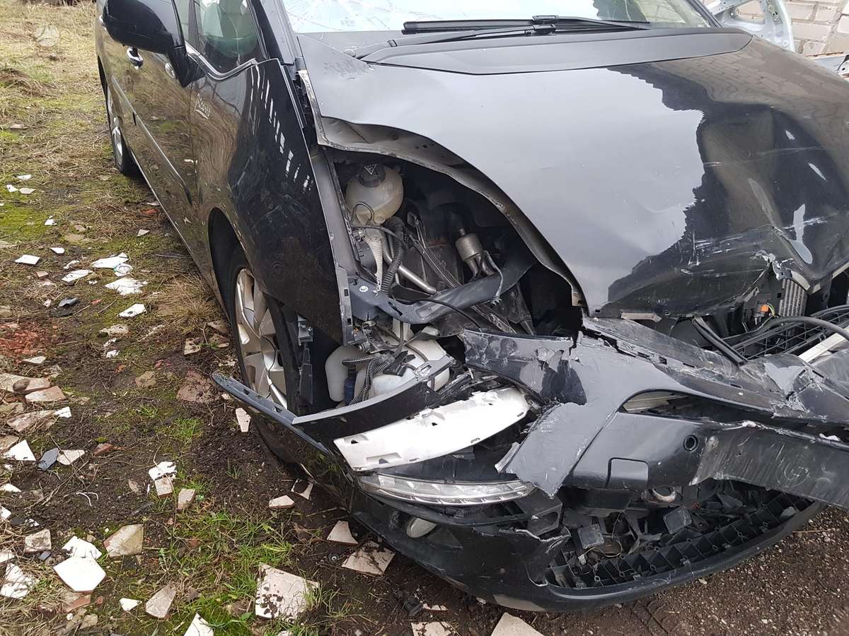 Citroen Grand C4 Picasso dalimis