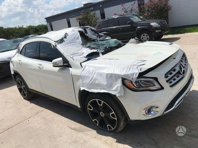Mercedes-Benz GLA250