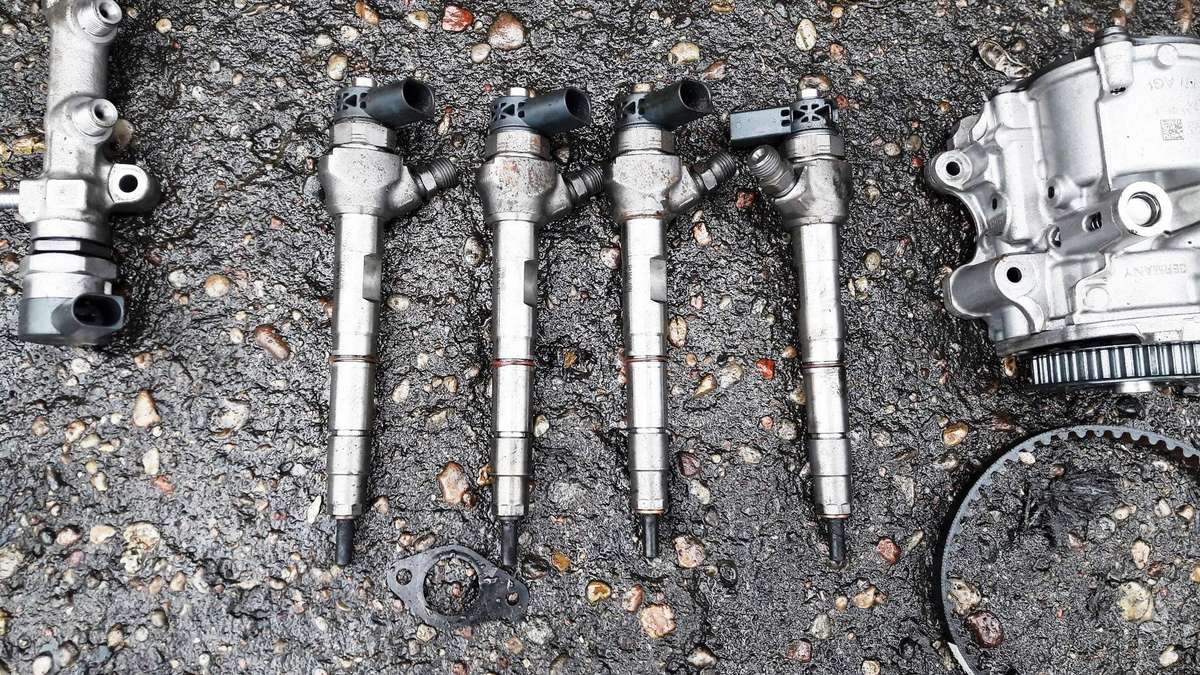 Volkswagen Golf, CRK, variklio detalės