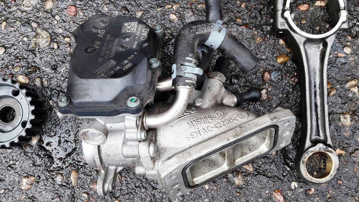 Volkswagen Golf, CRK, детали двигателя