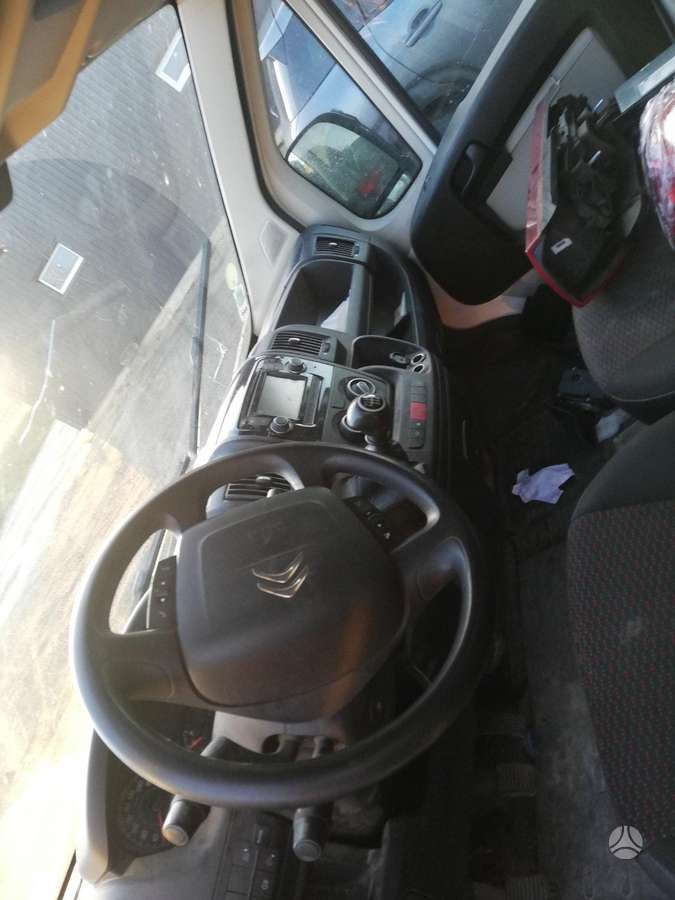 Citroen Jumper, preču