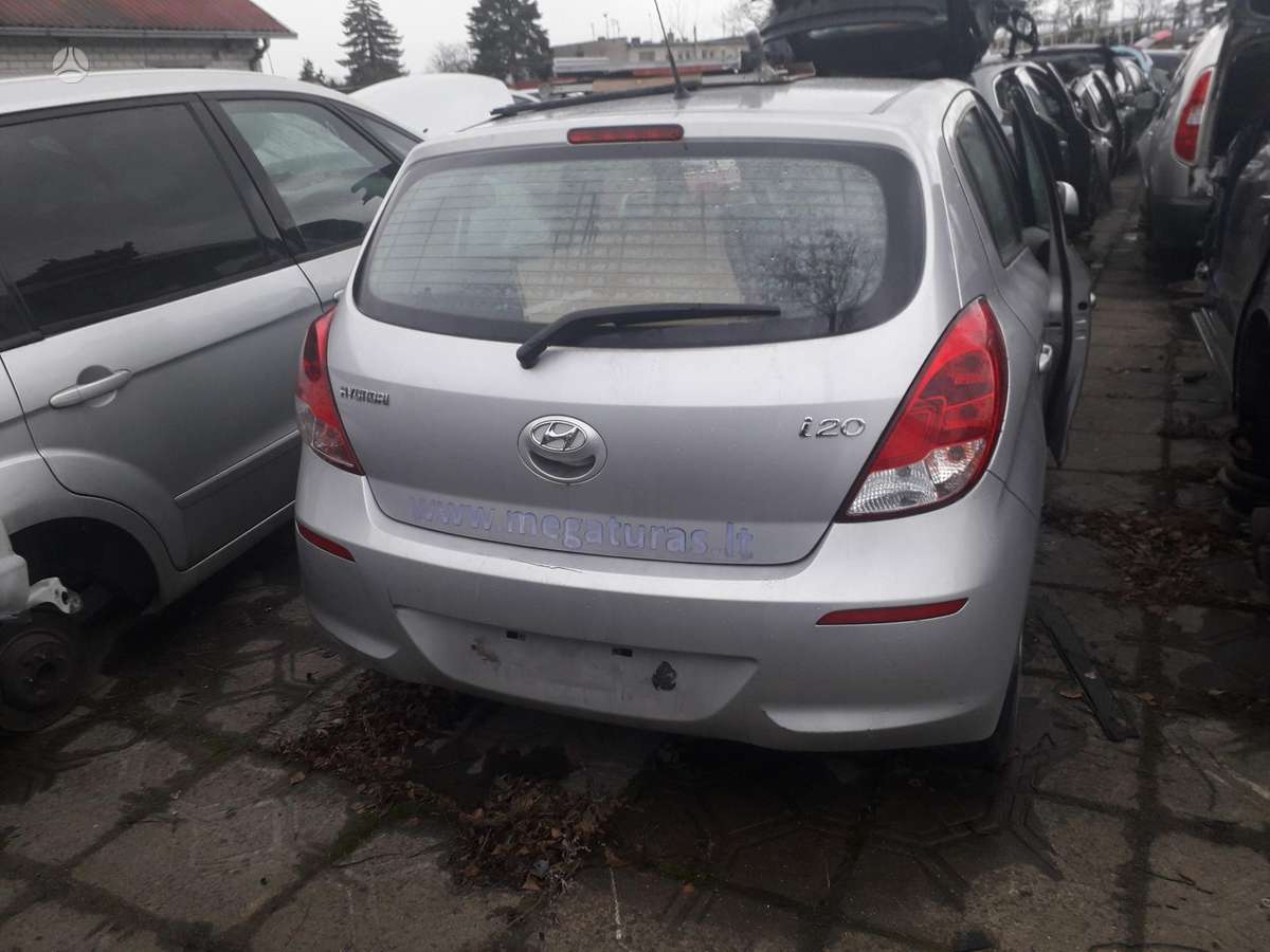 Hyundai i20 Visos dalys yra