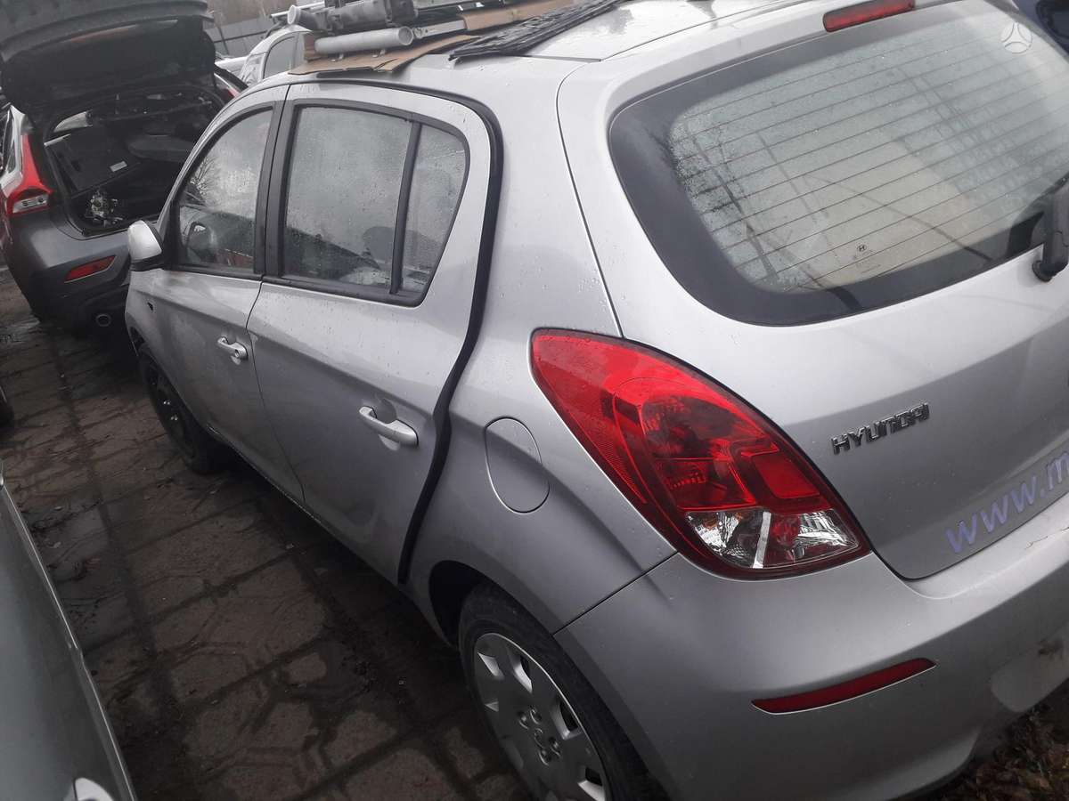 Hyundai i20 Visos dalys yra