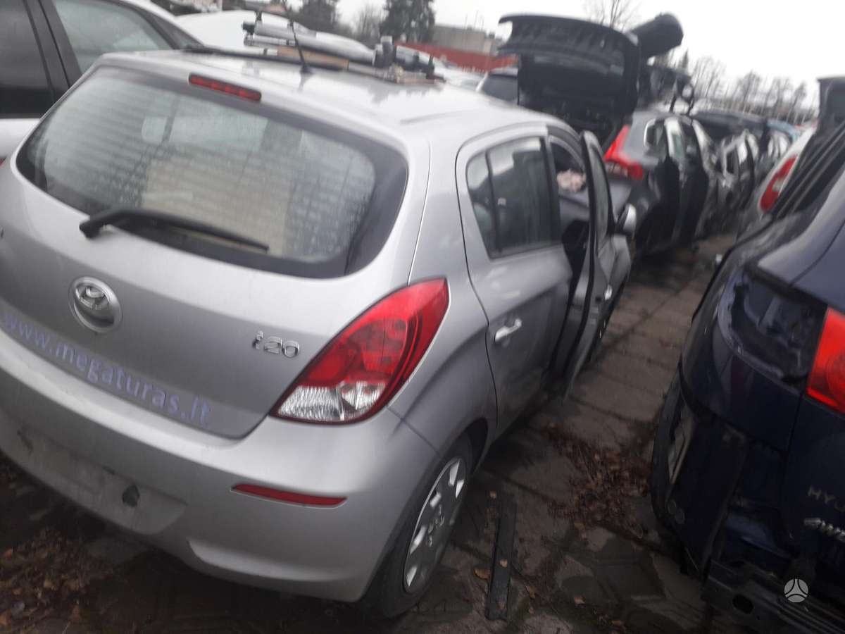 Hyundai i20 Visos dalys yra