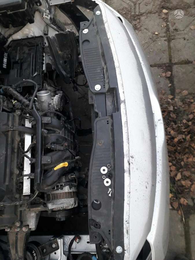 Hyundai i20 Visos dalys yra